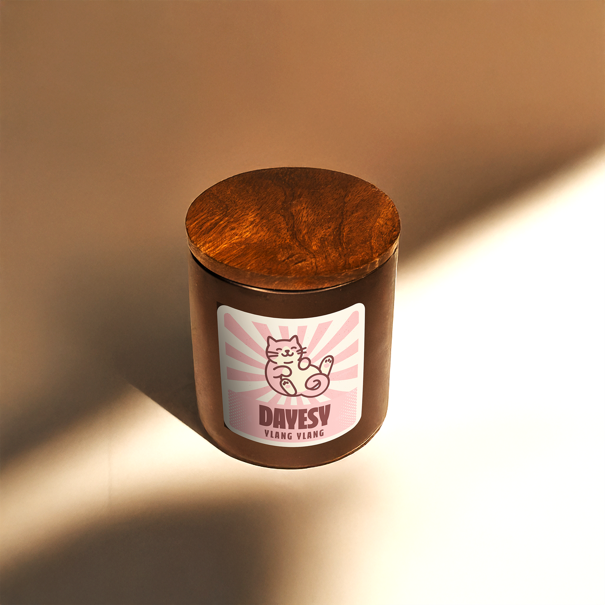 Soy wax candle with a wooden lid in a black jar with Dayesy label on it - fragrance Ylang Ylang
